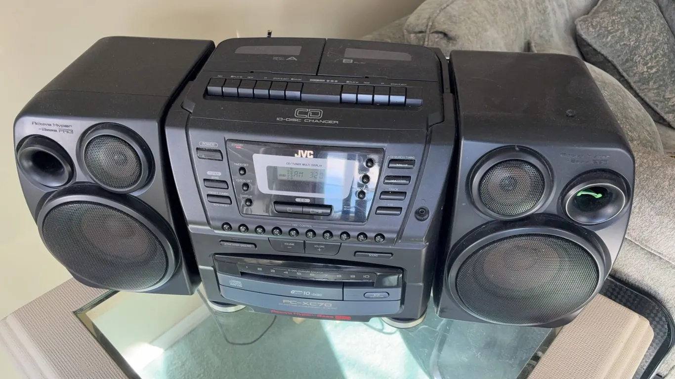JVC PC-XC70 CD/Cassette Boom Box with 10-Disc Changer and Active Hyper-Bass Pro