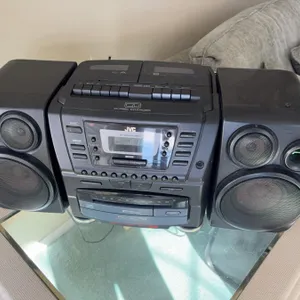 JVC PC-XC70 CD/Cassette Boom Box with 10-Disc Changer and Active Hyper-Bass Pro