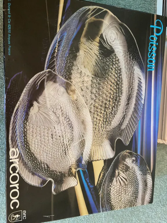 Arcoroc Poisson 7-Piece Glass Serving Set, 1 Platter and 6 Plates, France