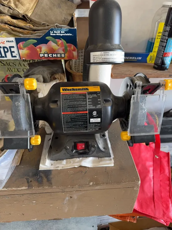 Worksmith Bench Grinder Model #600437 3.5 Amp 6-Inch 3450 RPM 115V
