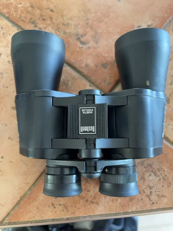 Bushnell Insta-Focus 10x50 Binoculars, 300ft/1000yds, 8° Field, Black