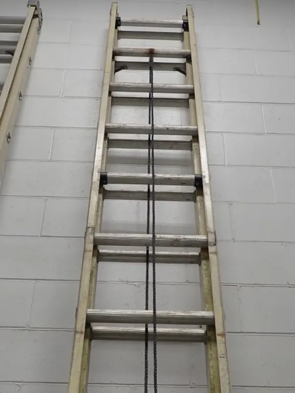 28' Featherlite Fibreglass Ladder