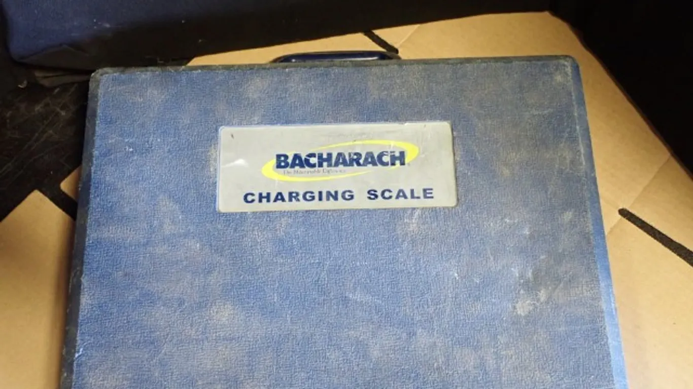 Bacharach CS100 Charging Scale