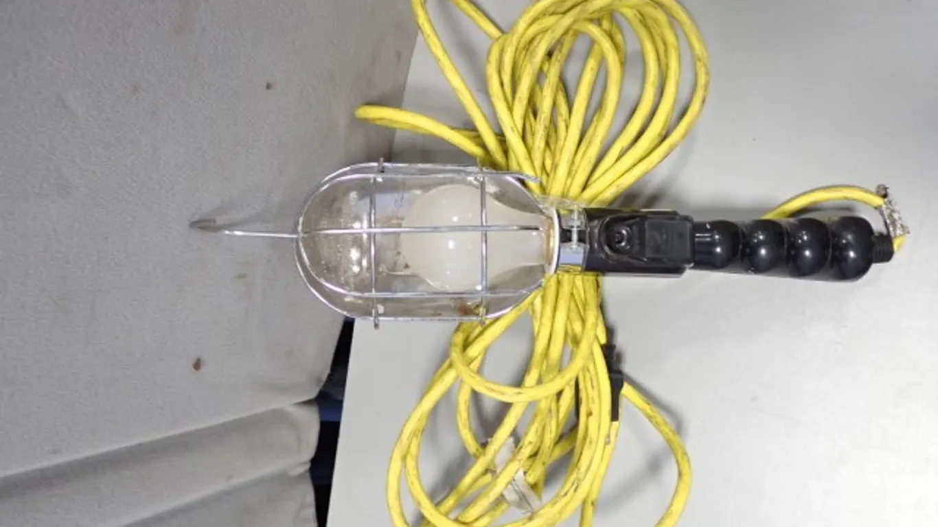 Portable Hand Lamp & Extension Cord