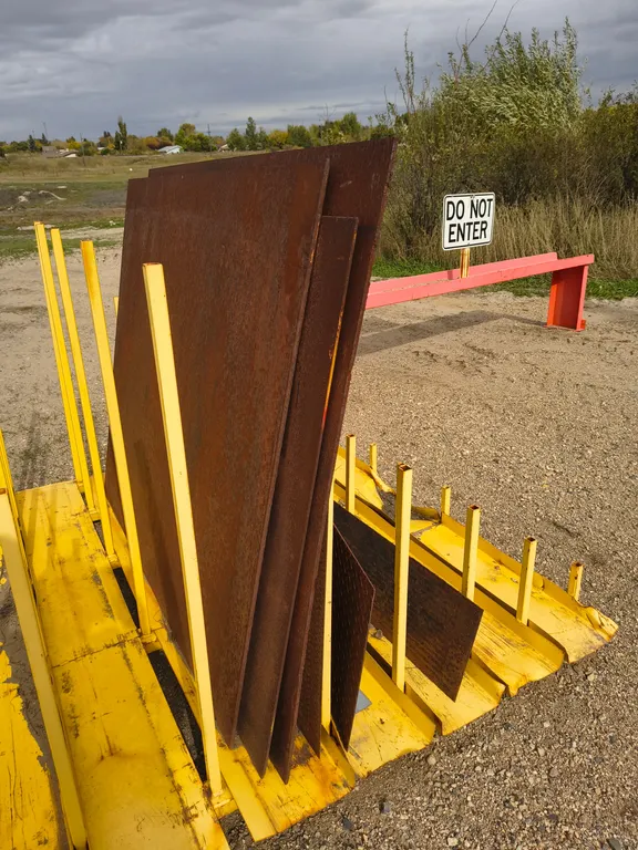 Multiple remanant sheet metal. Smooth and diamond - Rack not inlcuded