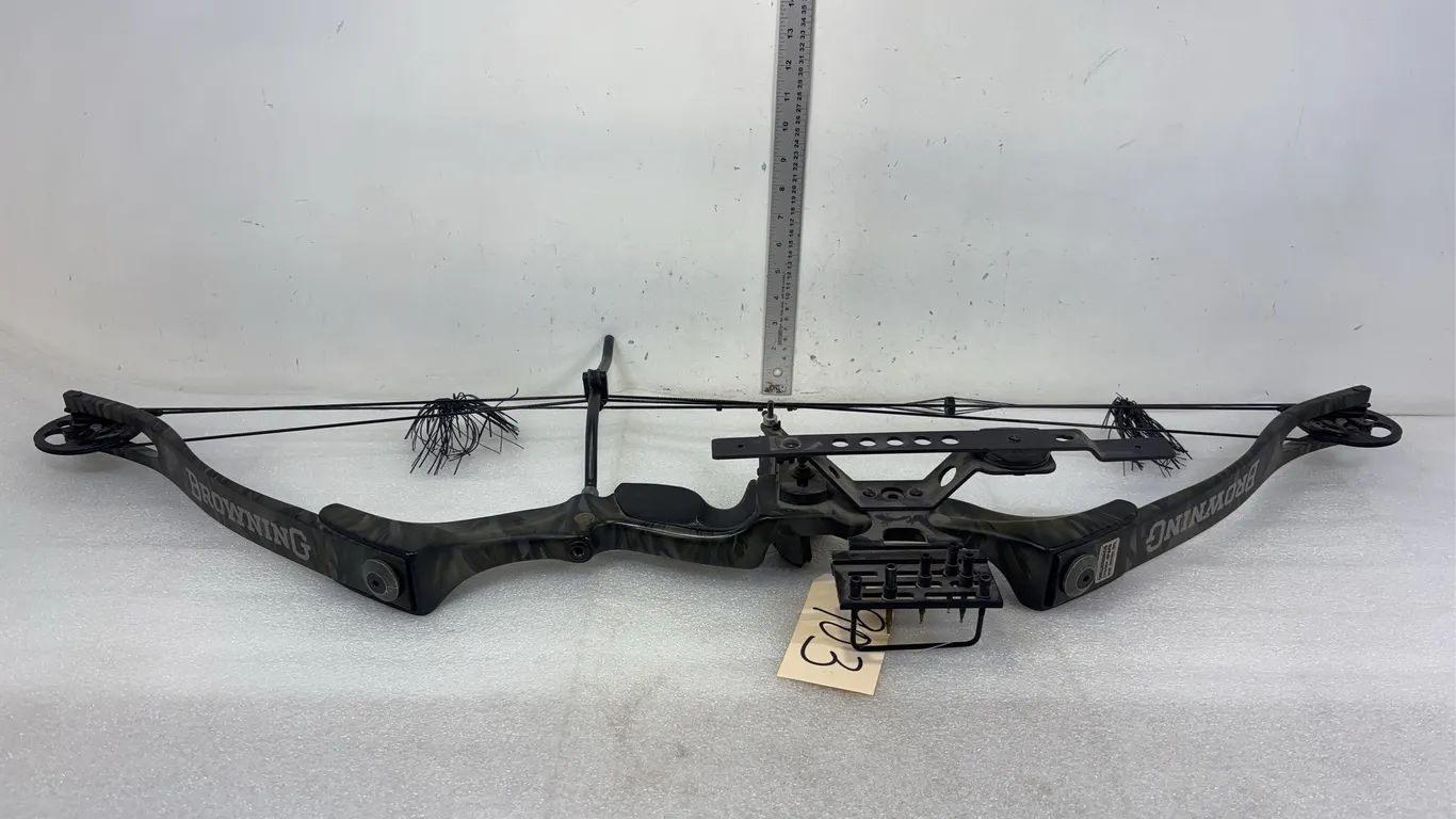 Browning Mirage XE MX2B Compound Bow, approx let off 60%, string length 61, 65 lb, *Unreserved*
