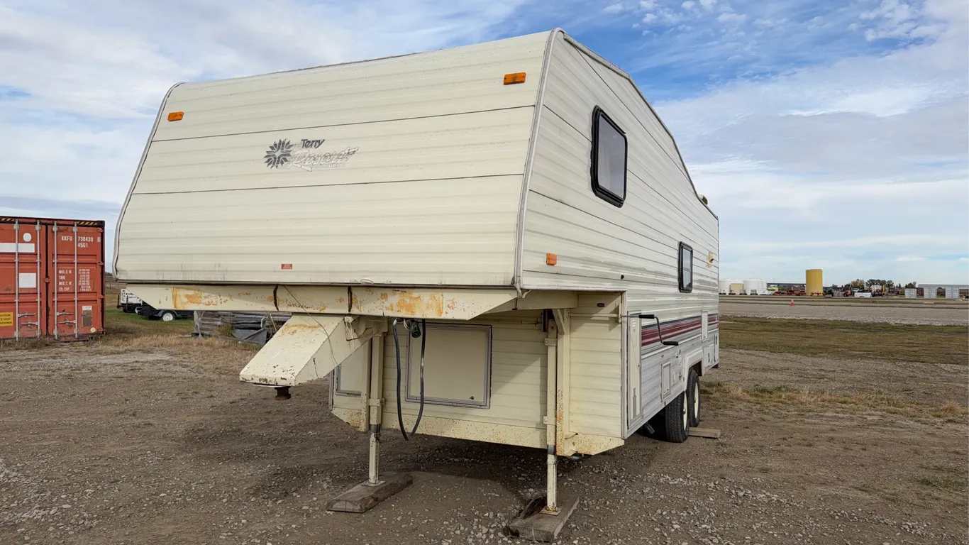 26' 1991 Terry Resort by Fleetwood 5th Wheel Travel Trailer *Unreserved*
