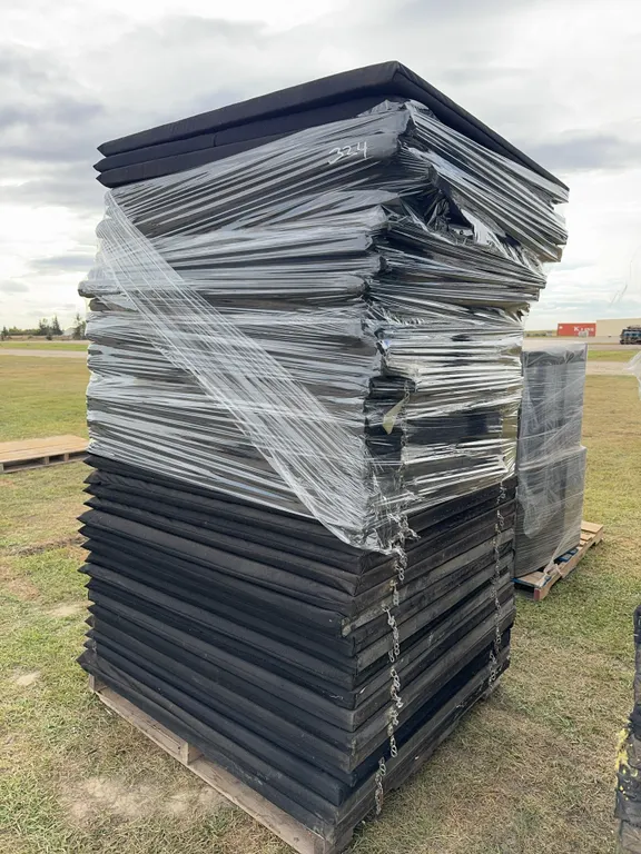Approx. 37 Sound Dampening Panels Approx. 4' x 4' *Unreserved*