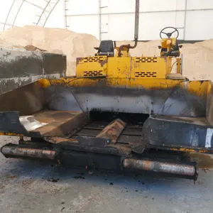 Blaw-Knox PF-150 Asphalt Paver
