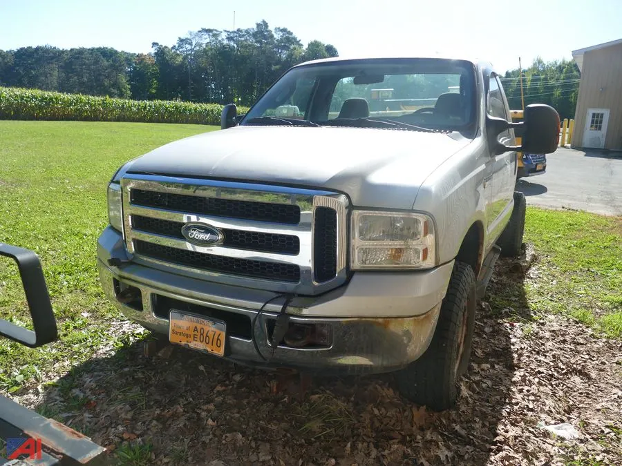 2006 Ford F-350 XLT Super Duty Pickup w/o Box