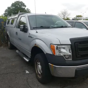 (#5)  2013 Ford F-150 Pickup Truck w/ Cap
