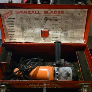 Black & Decker 4 1/2" Hand Grinder With Case