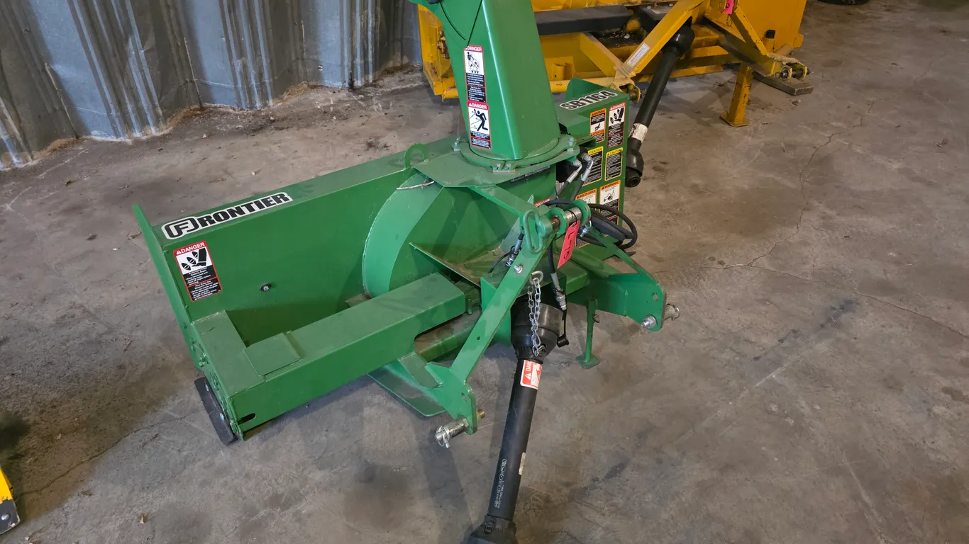 Frontier SB1164 - 3Pt Snowblower, Hydraulic Spout, Manual Tilt, 540 PTO, 64" Wide