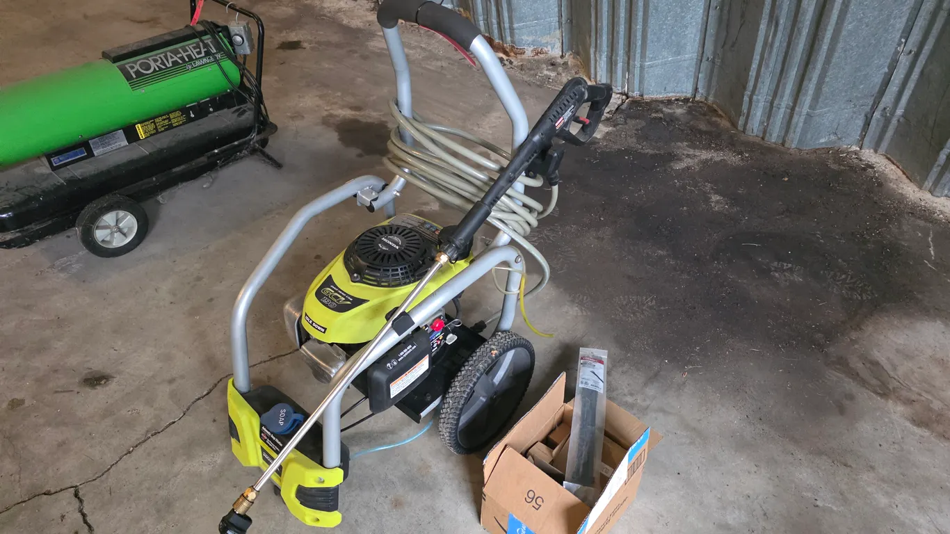 Ryobi Model RY8094B Pressure Washer, 2.5GPM, 3100PSI, Honda GCV190 Engine with Hose And Wand
