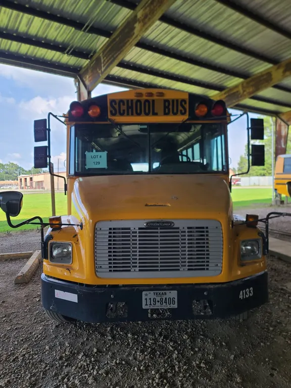 2004 Freightliner FS 65 Thomas School Bus - Will Need to be Towed