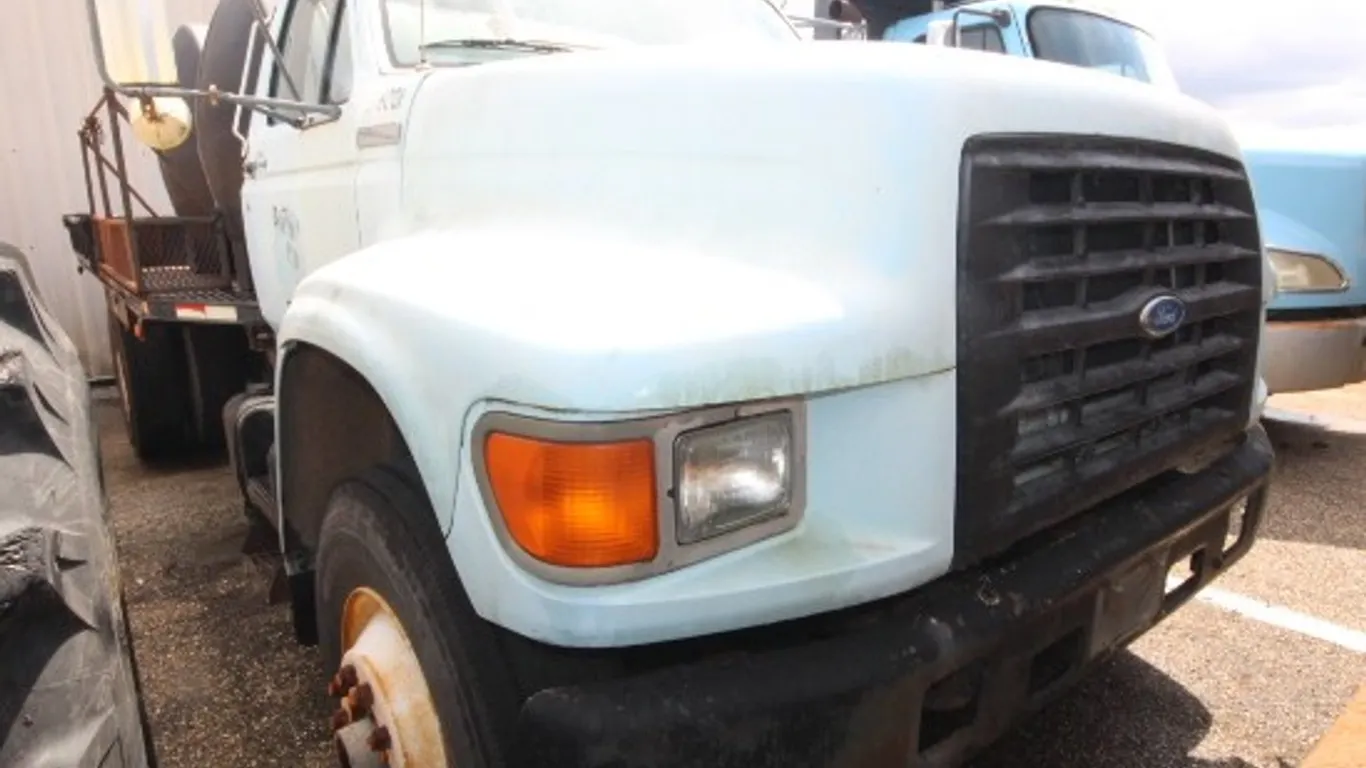 1997 Ford Flat Bed Water Truck
