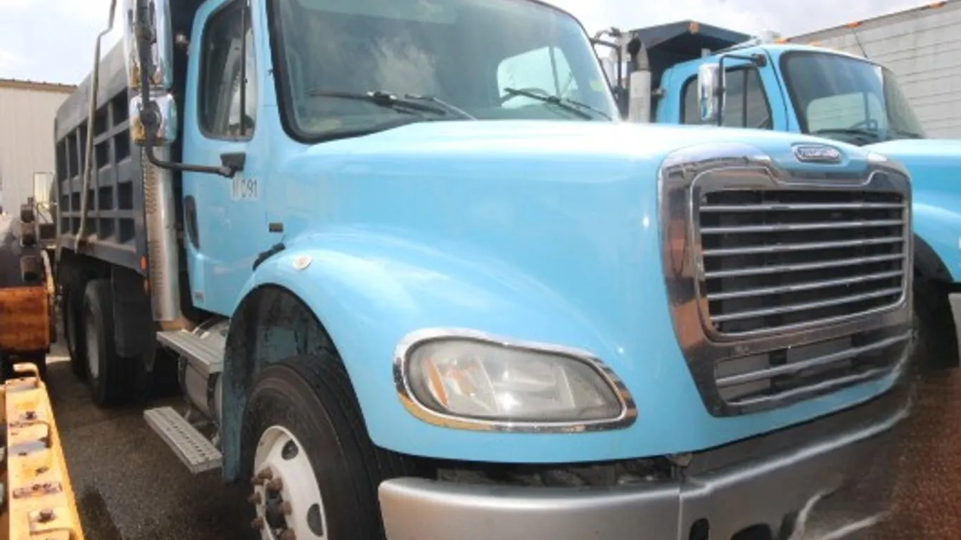 2010 Freightliner Dump Truck - May Need to be Towed