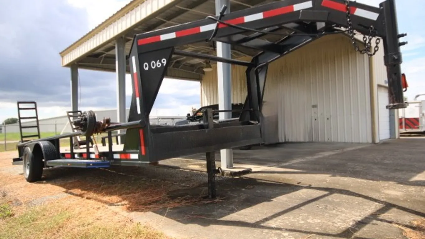 2011 Gooseneck Trailer