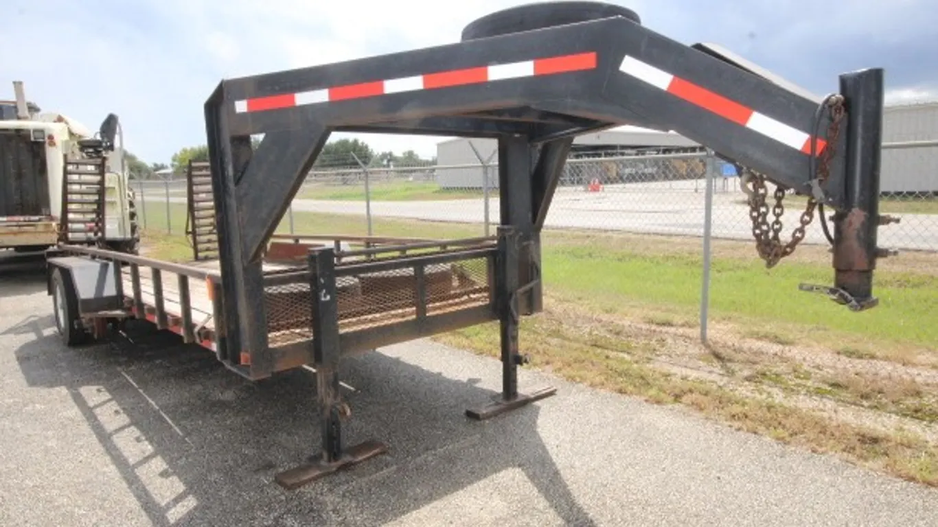 2013 Gooseneck Trailer