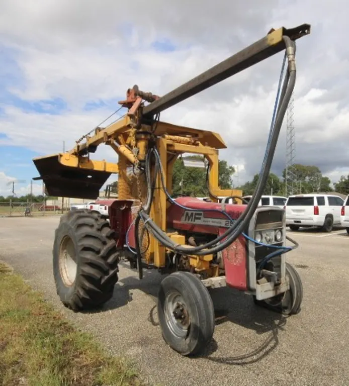 1976 Massey Ferguson Tractor