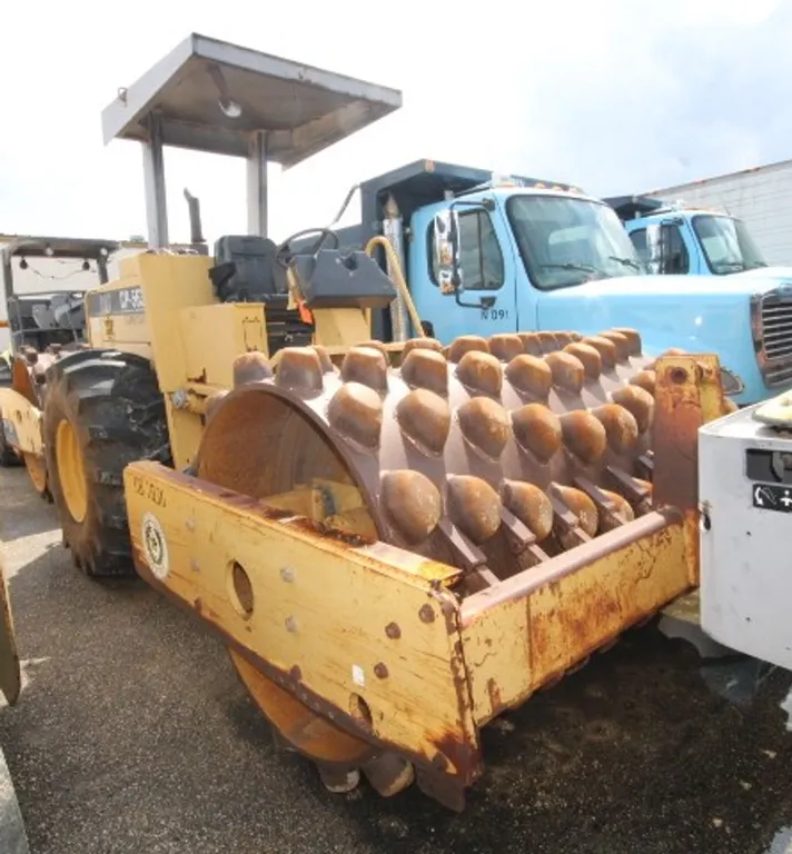 1997 CAT Compactor