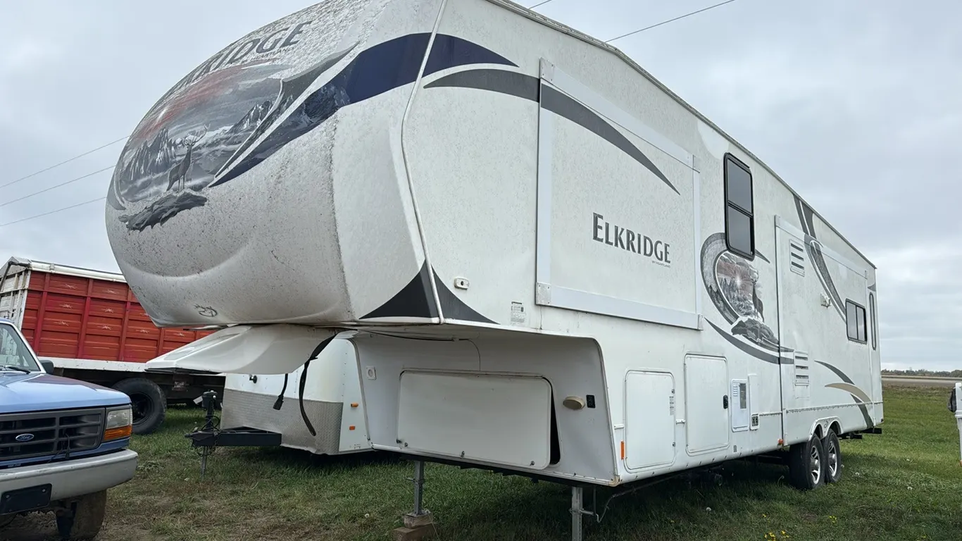 1221 - Elkridge Camper *NO TITLE