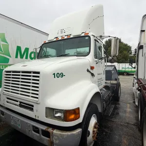 2000 International 8100 Day Cab Truck Tractor