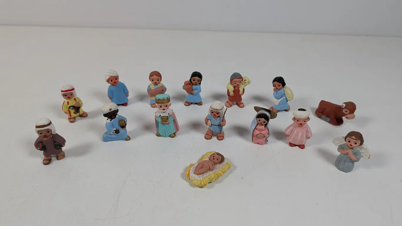 Hand-Painted Clay Mud People Set Figurines
