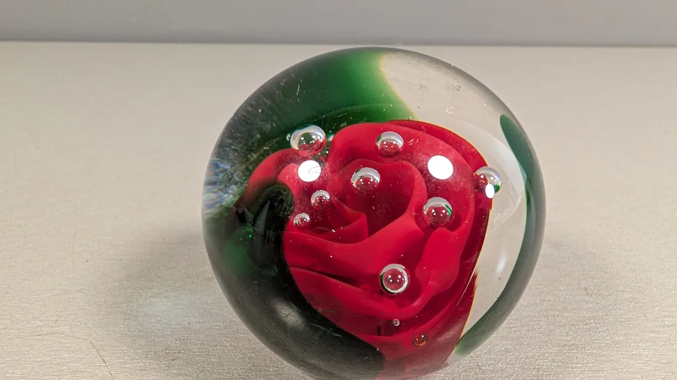 Schuster Studios Nashville Indiana Art Glass Paperweight Red Rose