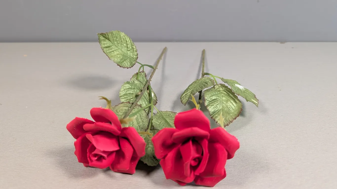 Capodimonte Red Rose Stems