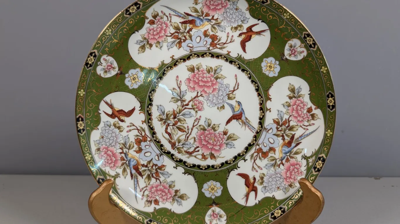 Daniels Fine Gifts Japan Decorative Plate