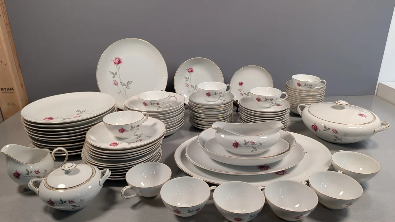Sone China Pink Rose Dinnerware Set