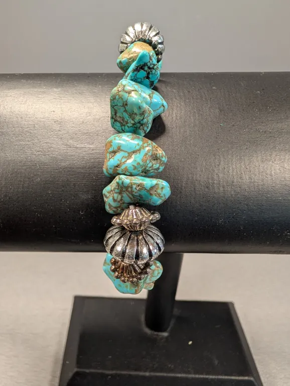 Turquoise Chip and Silver Tone Stretch Bracelet