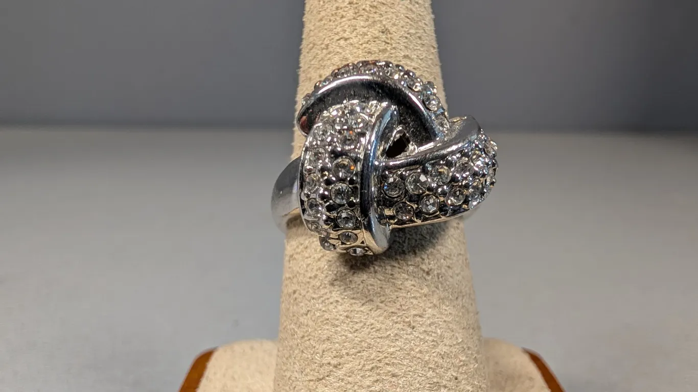 White Metal Rhinestone Knot Ring