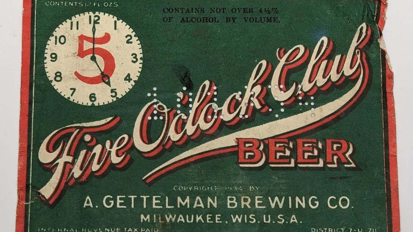 IRTP 12 OZ BOTTLE LABEL FIVE O'CLOCK CLUB BEER GETTELMAN BREWING MILWAUKEE WISCONSIN