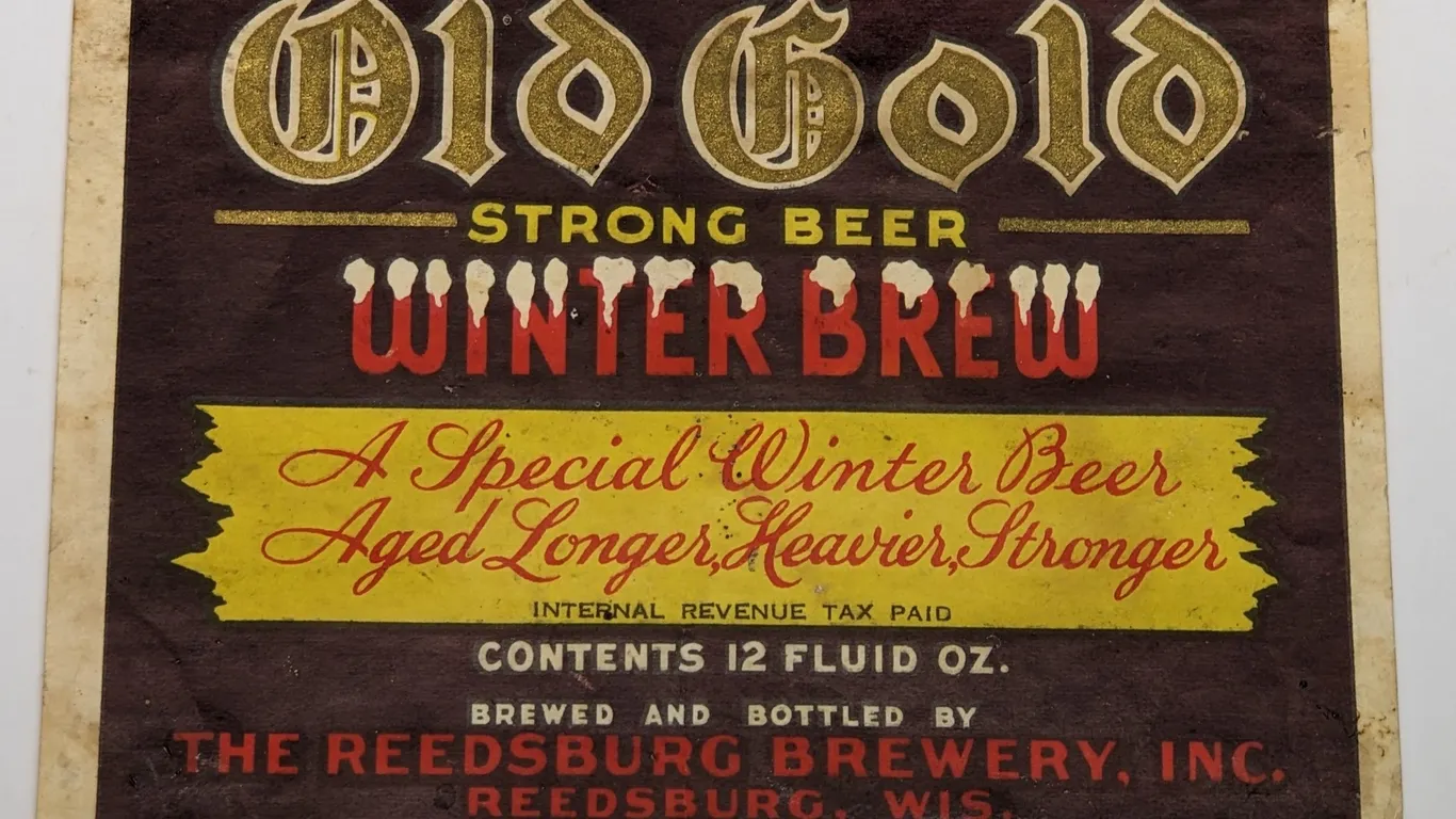 IRTP 12 OZ BOTTLE LABEL OLD GOLD STRONG BEER WINTER BREW REEDSBURG WISCONSIN