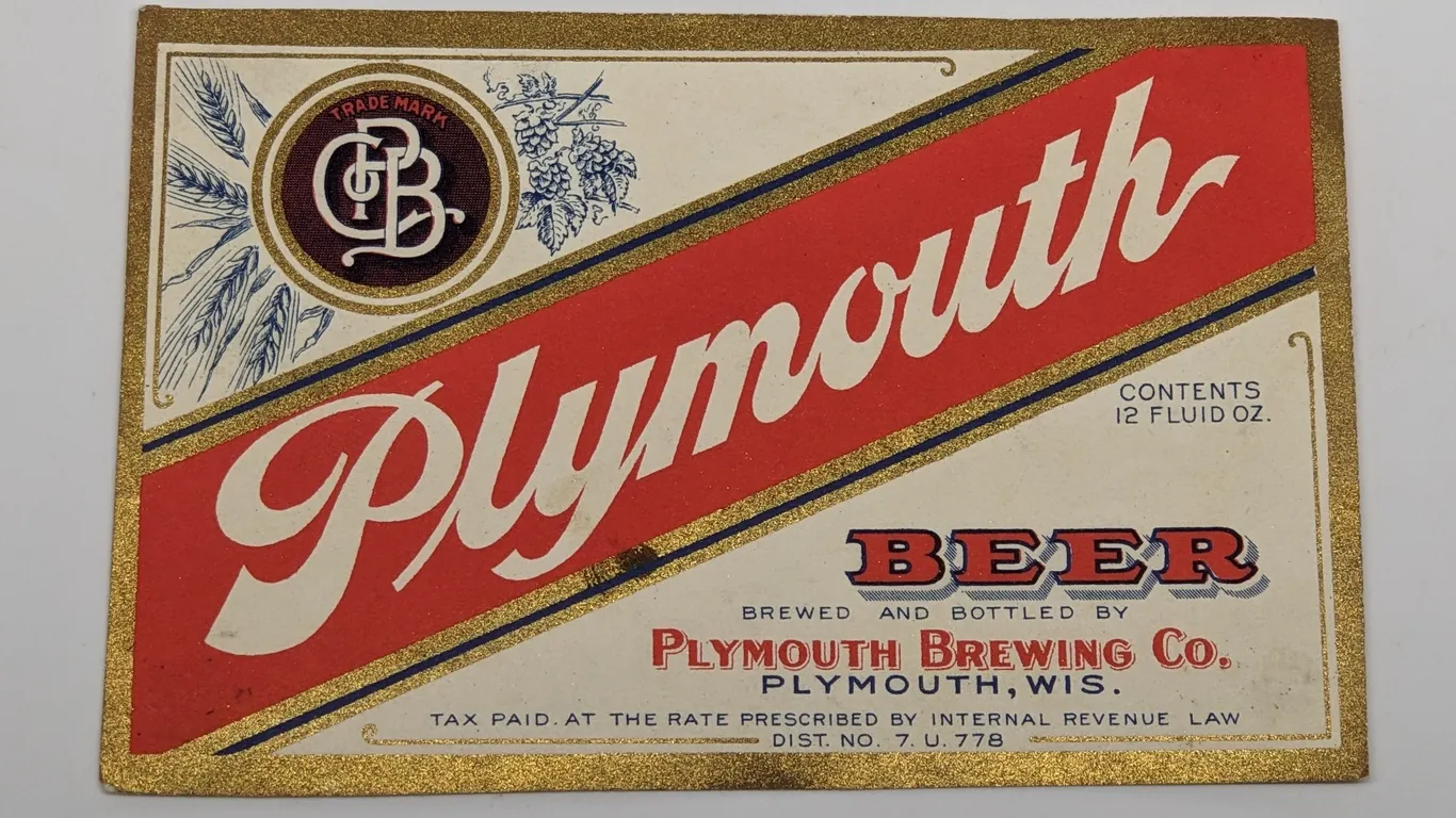 U-PERMIT 7.U.738 12 OZ BOTTLE LABEL PLYMOUTH BEER WISCONSIN