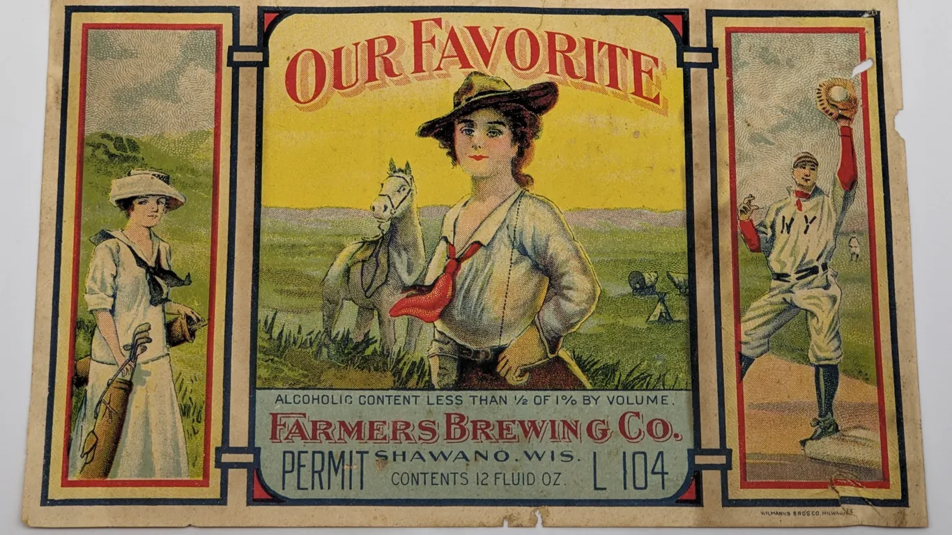 PROHIBITION ERA 12 OZ BOTTLE LABEL OUR FAVORITE FARMERS BREWING SHAWANO WISCONSIN (NEW YORK YANKEE'S)