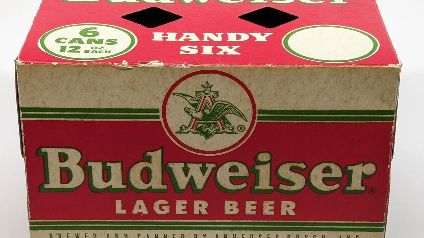 VINTAGE BUDWEISER LAGER BEER HANDY SIX PACK -HOLDS 6 - 12 OZ CANS