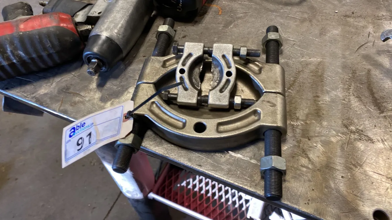 2 BEARING SEPARATES