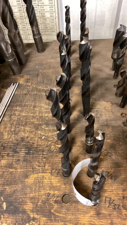 GROUP OF #2 SHANK DRILL BITS. APPROX 17 PCS. VARIOUS SIZES UP TO 3/4"