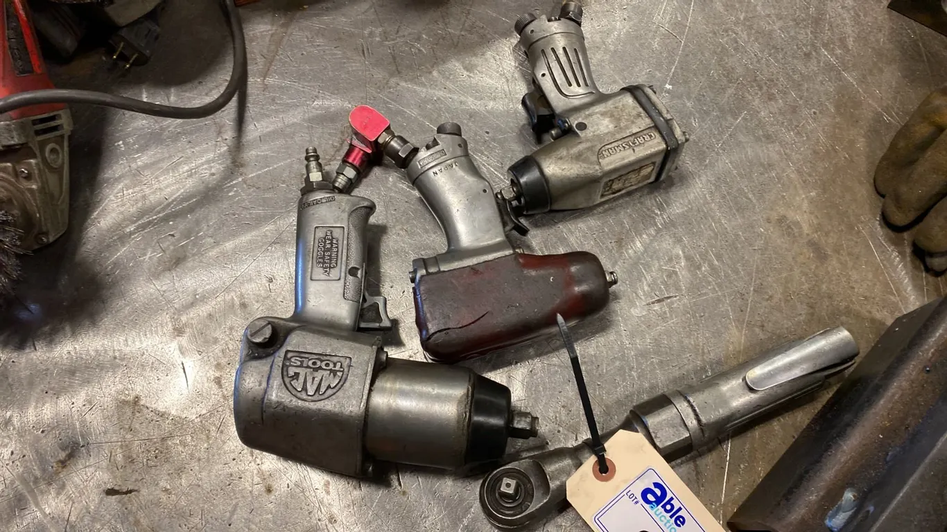 4 ASST IMPACT GUNS. 1 X 1/2", 3 X 3/8"