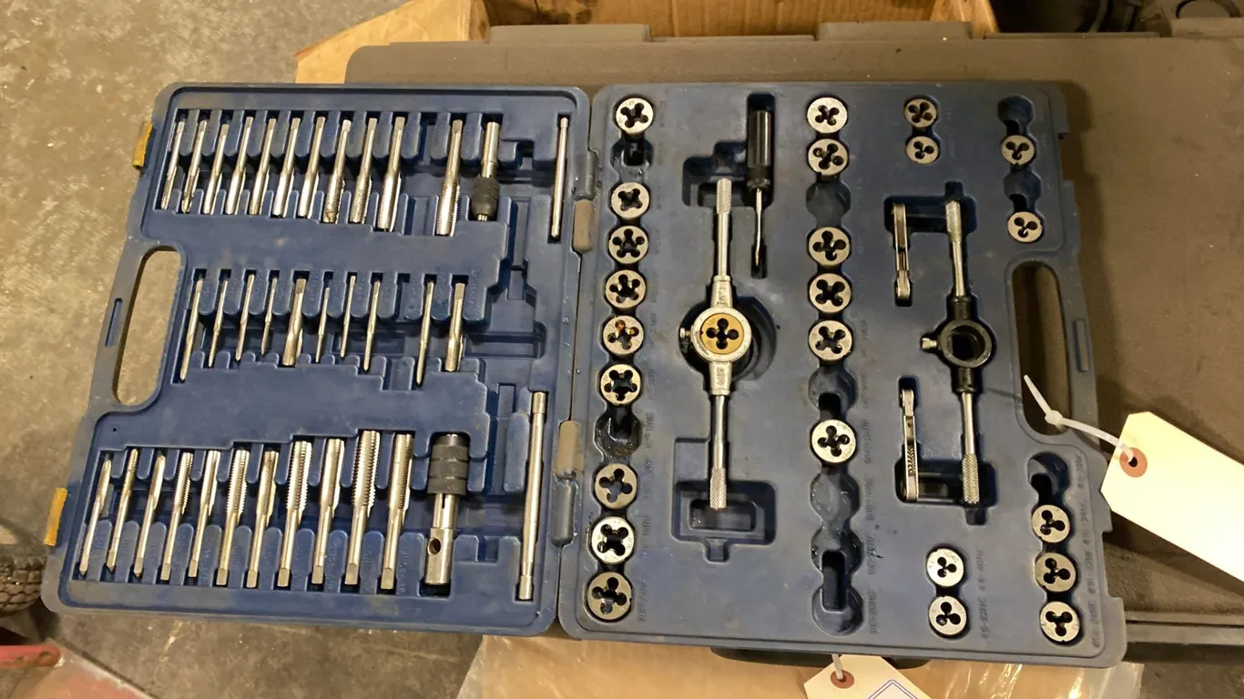 MASTERCRAFT TAP AND DIE SET-INCOMPLETE