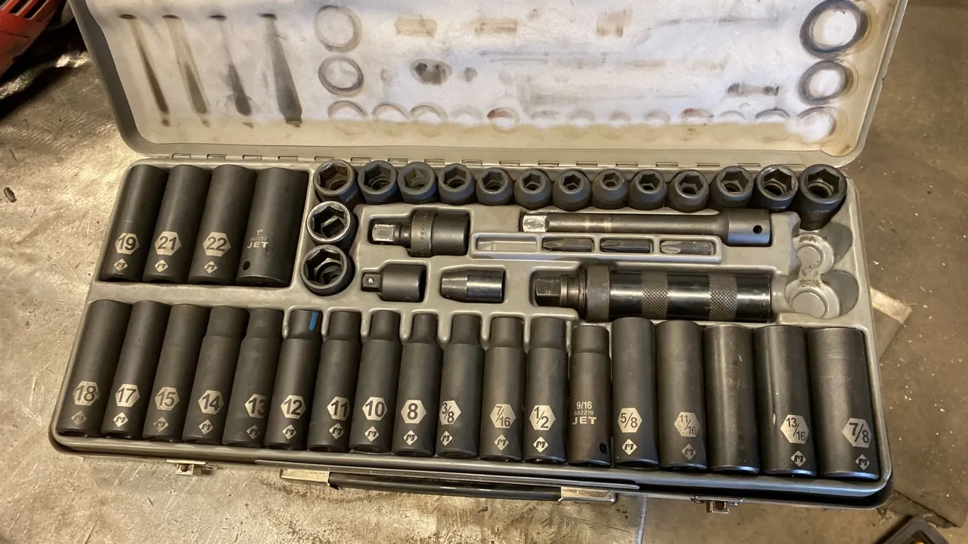 MASTERCRAFT /2" DRIVE IMPACT SOCKET SET. STANDARD 3/8"-1", METRIC 8MM-22MM