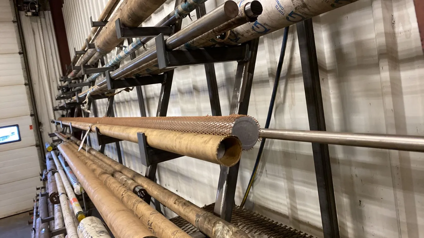P.S.Q. SEVERAL LENGTHS. 3/4", 1 3/16", 1 1/2", 2 3/16". LENGTHS FROM 5'-22'. APPROX 7 PIECES