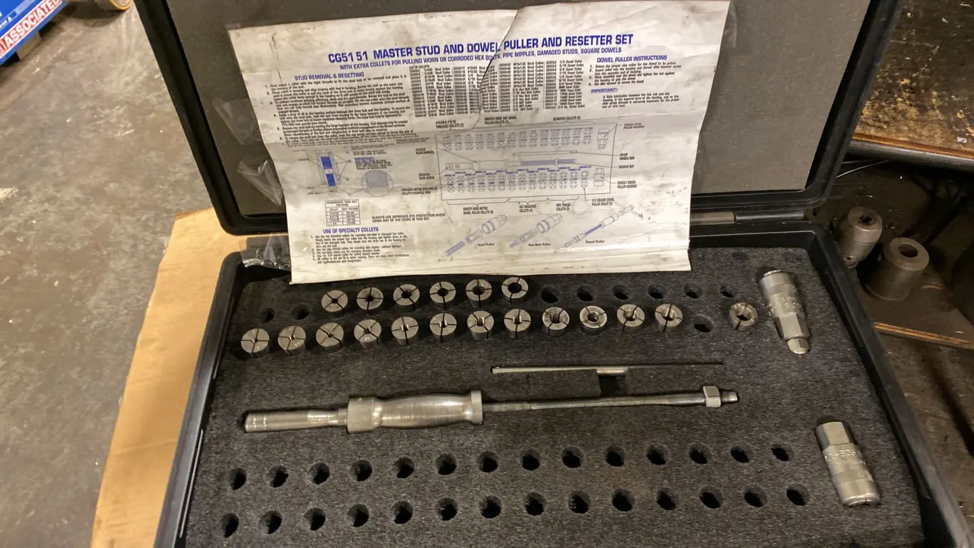 SNAP-ON STUD PULLER KIT. S.A.E. SIZES ONLY. SLIDE HAMMER