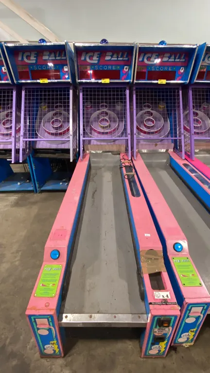 ICE BALL DIGITAL SCORE BOARD SKEE-BALL COMMERCIAL COIN OPERATED ARCADE REDEMPTION MACHINE