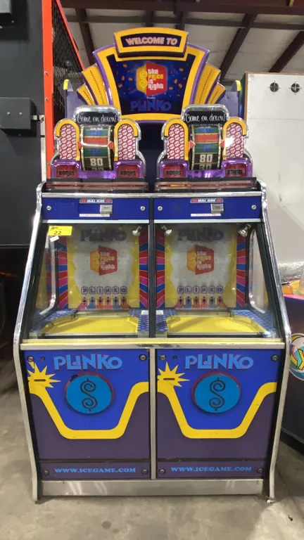 THE PRICE IS RIGHT "PLINKO" COMMERCIAL COIN OPERATED ARCADE TOKEN REDEMPTION MACHINE