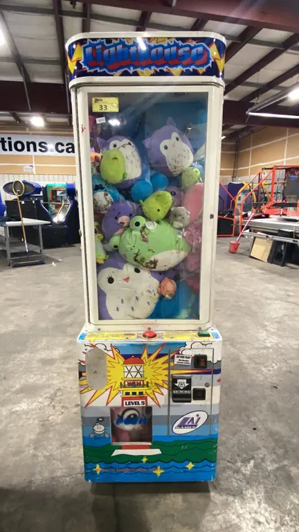 LAI GAMES LIGHTHOUSE COMMERCIAL COIN OPERATED ARCADE PRIZE REDEMPTION MACHINE