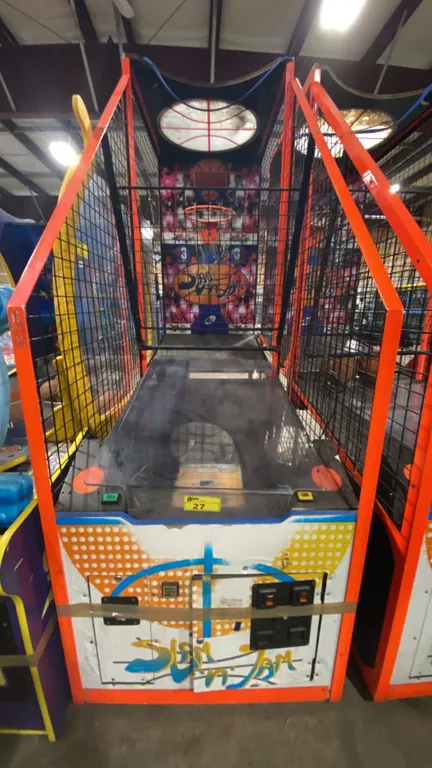 LAI GAMES SLAM 'N' JAM BASKETBALL HOOP COMMERCIAL COIN OPERATED ARCADE TICKET REDEMPTION MACHINE